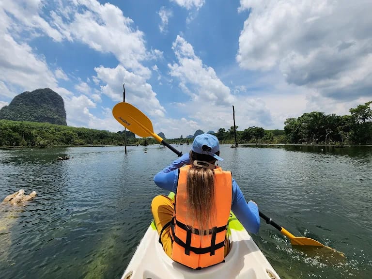 tour-listing-details-slide