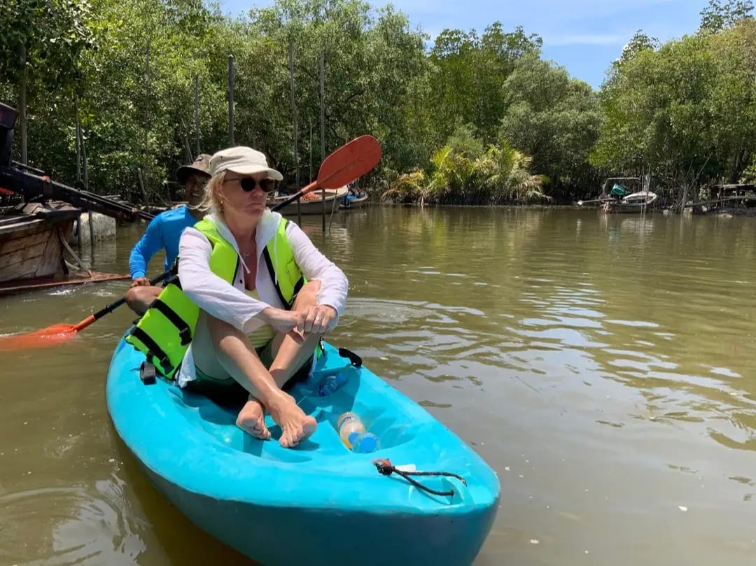 tour-listing-details-slide