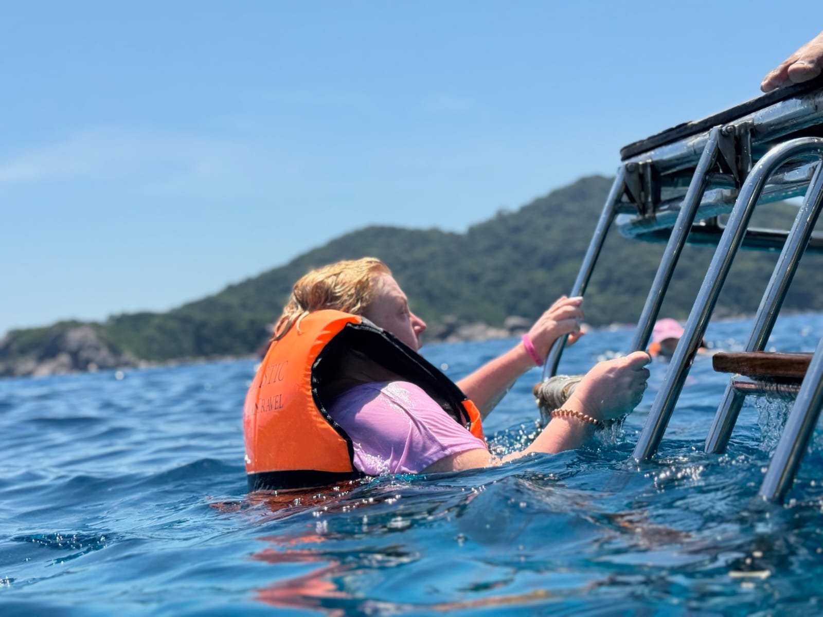 tour-listing-details-slide