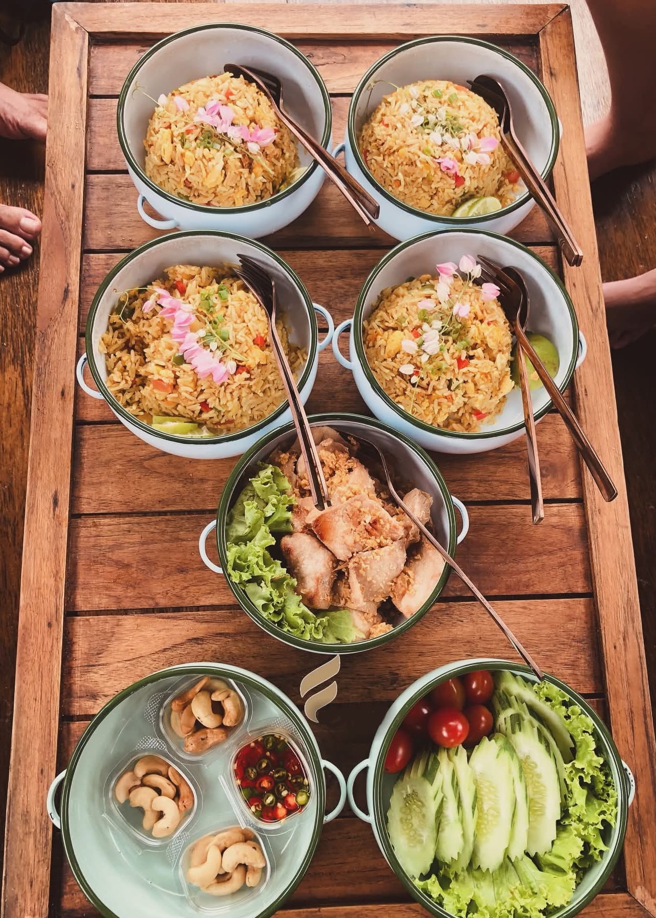 tour-listing-details-slide