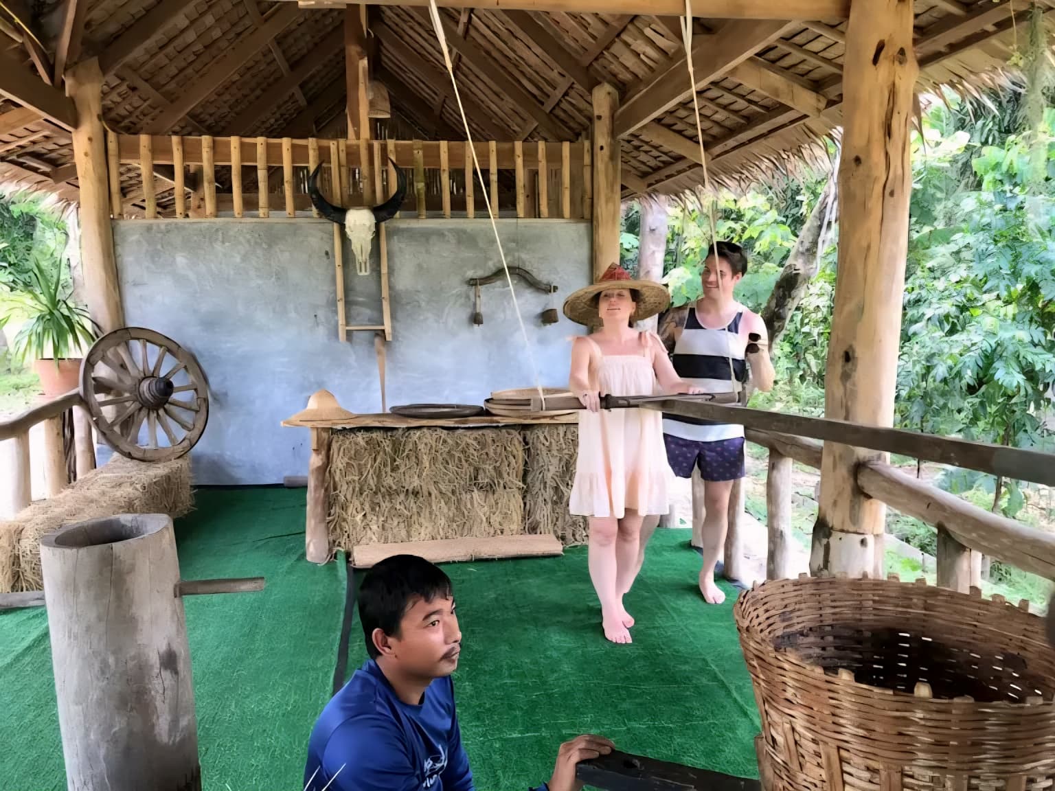 tour-listing-details-slide