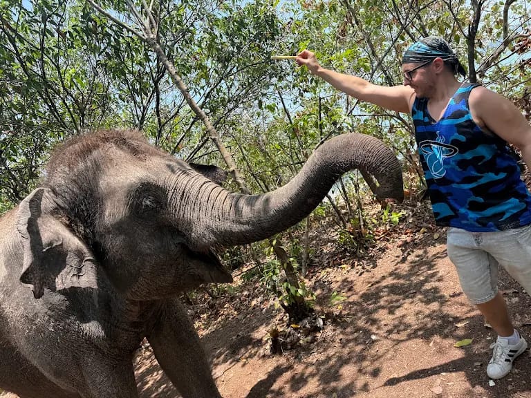 tour-listing-details-slide