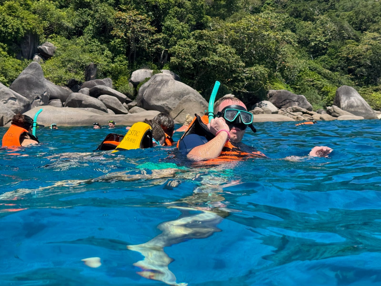 tour-listing-details-slide