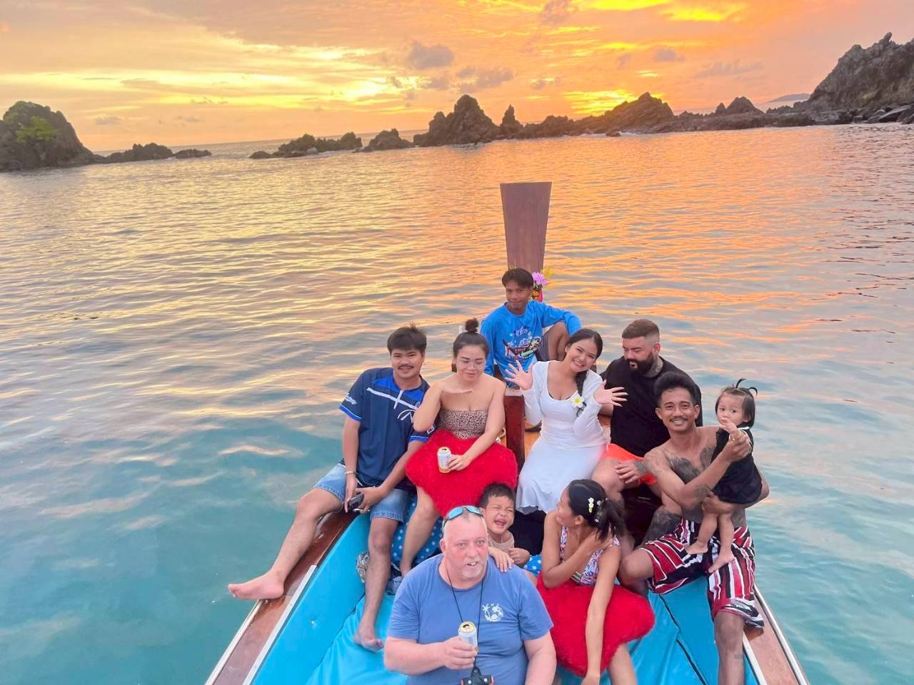 tour-listing-details-slide