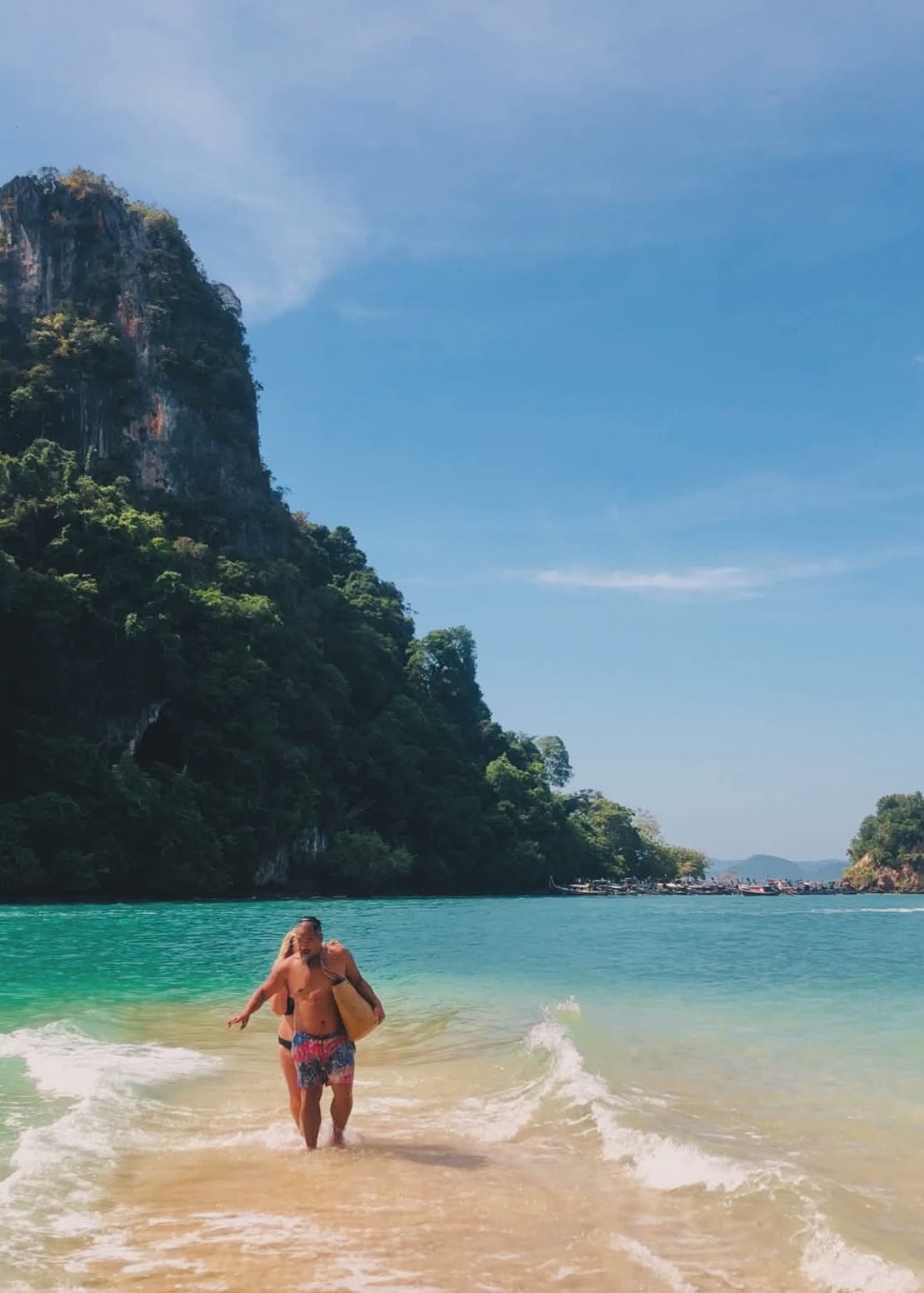 tour-listing-details-slide