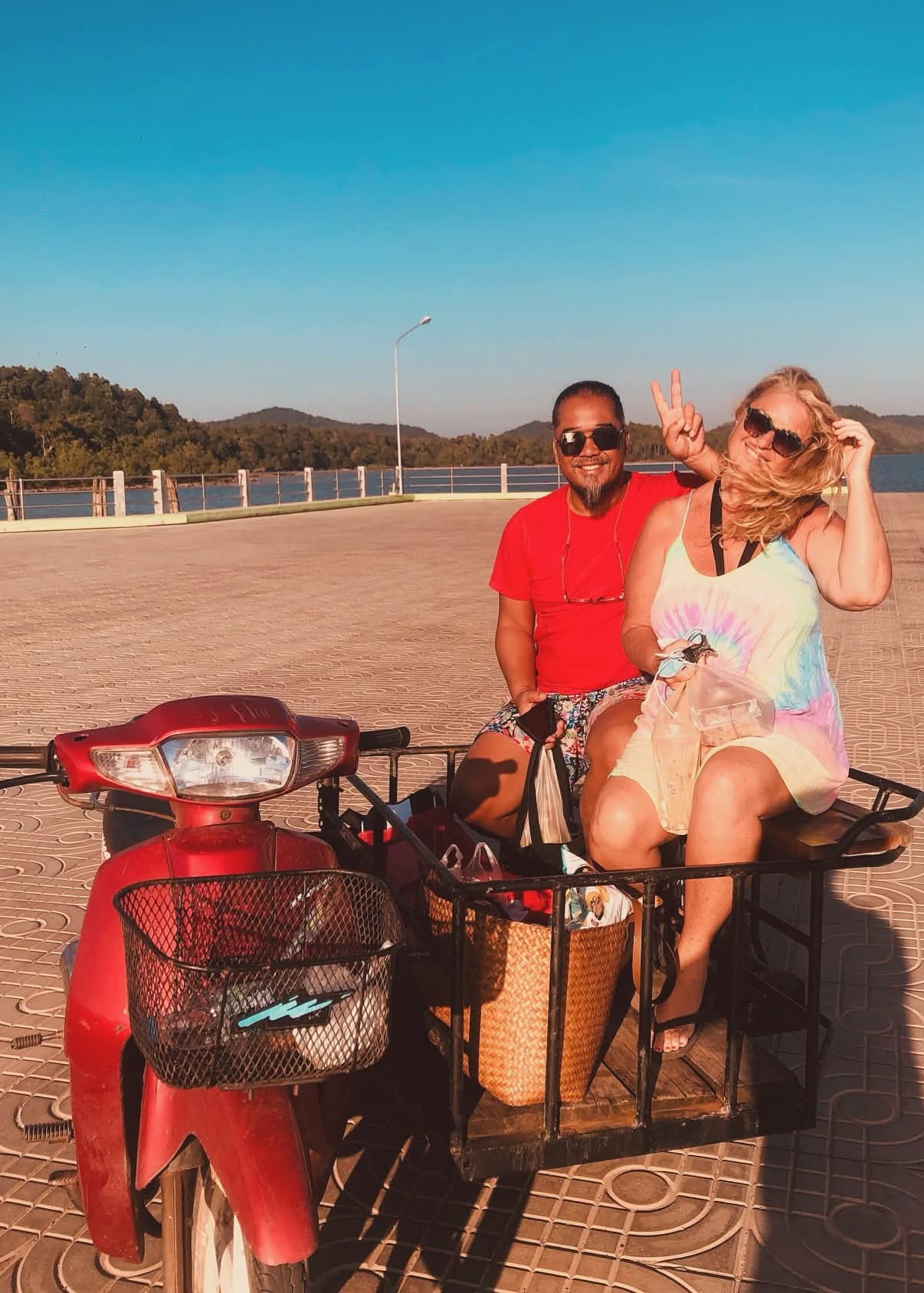 tour-listing-details-slide