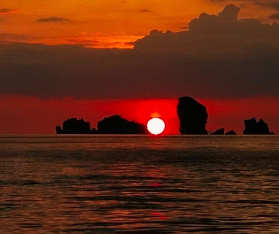 tour-listing-details-slide