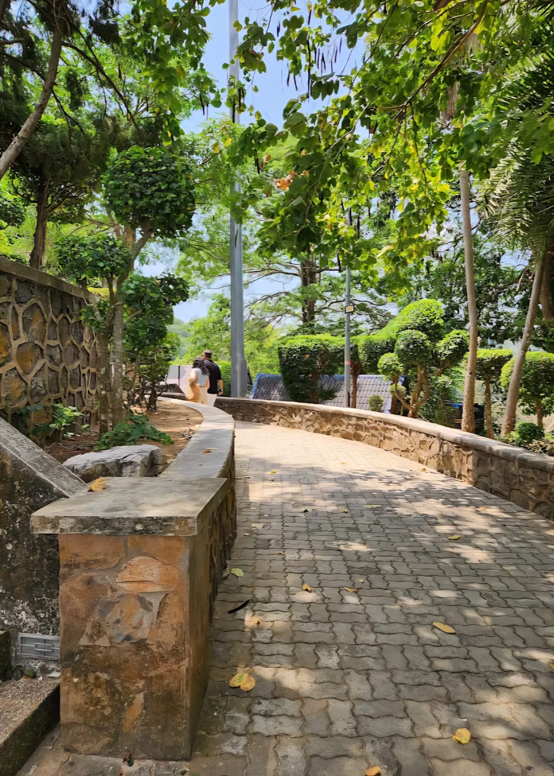 tour-listing-details-slide