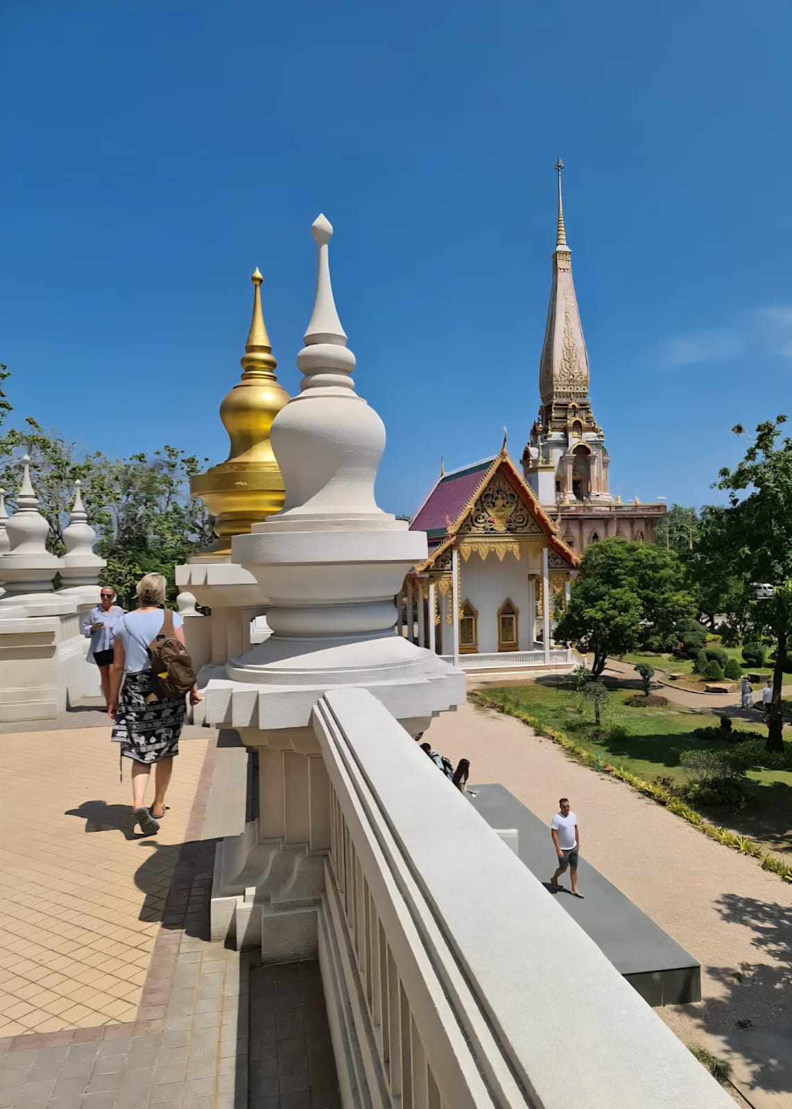 tour-listing-details-slide