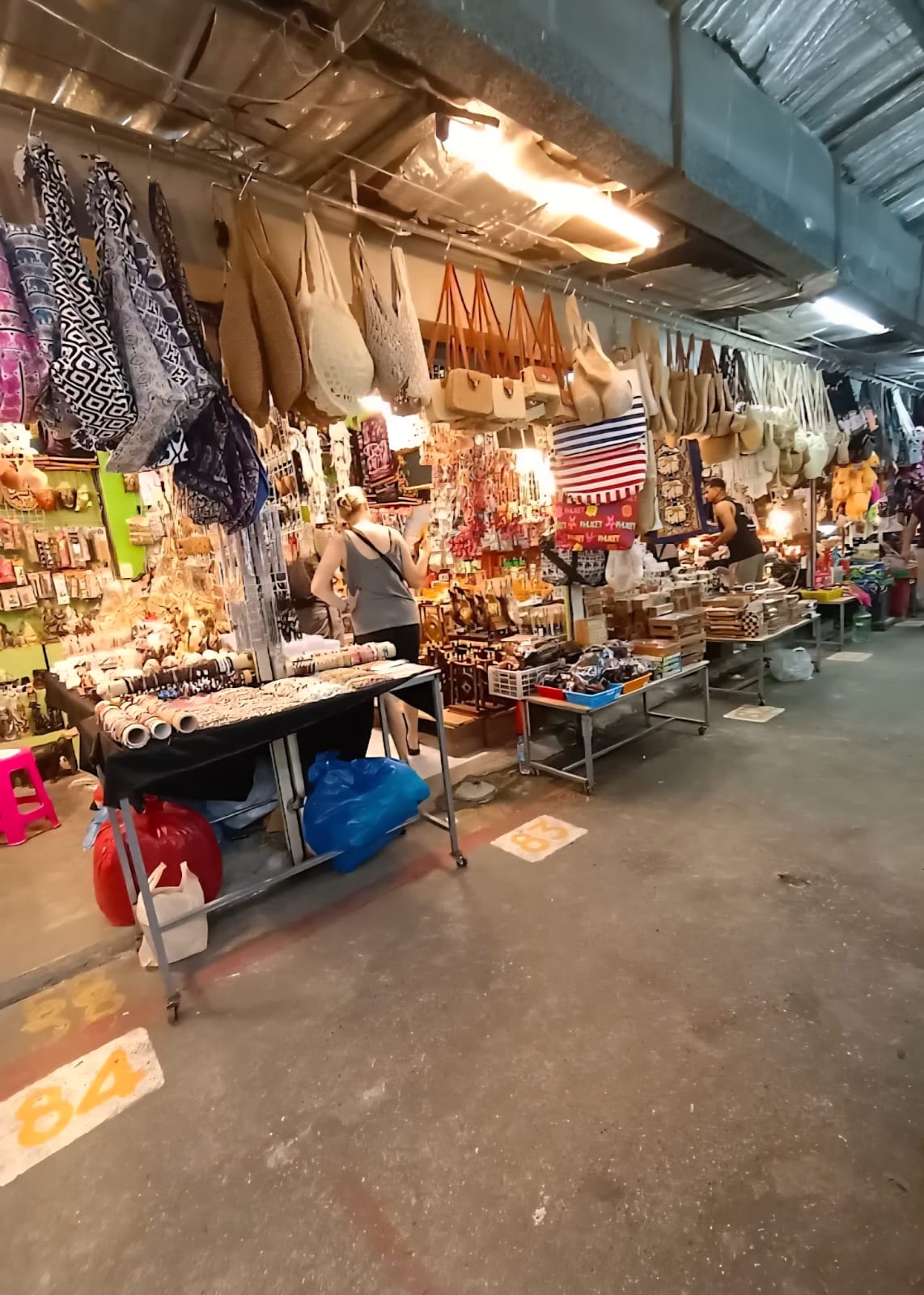 tour-listing-details-slide