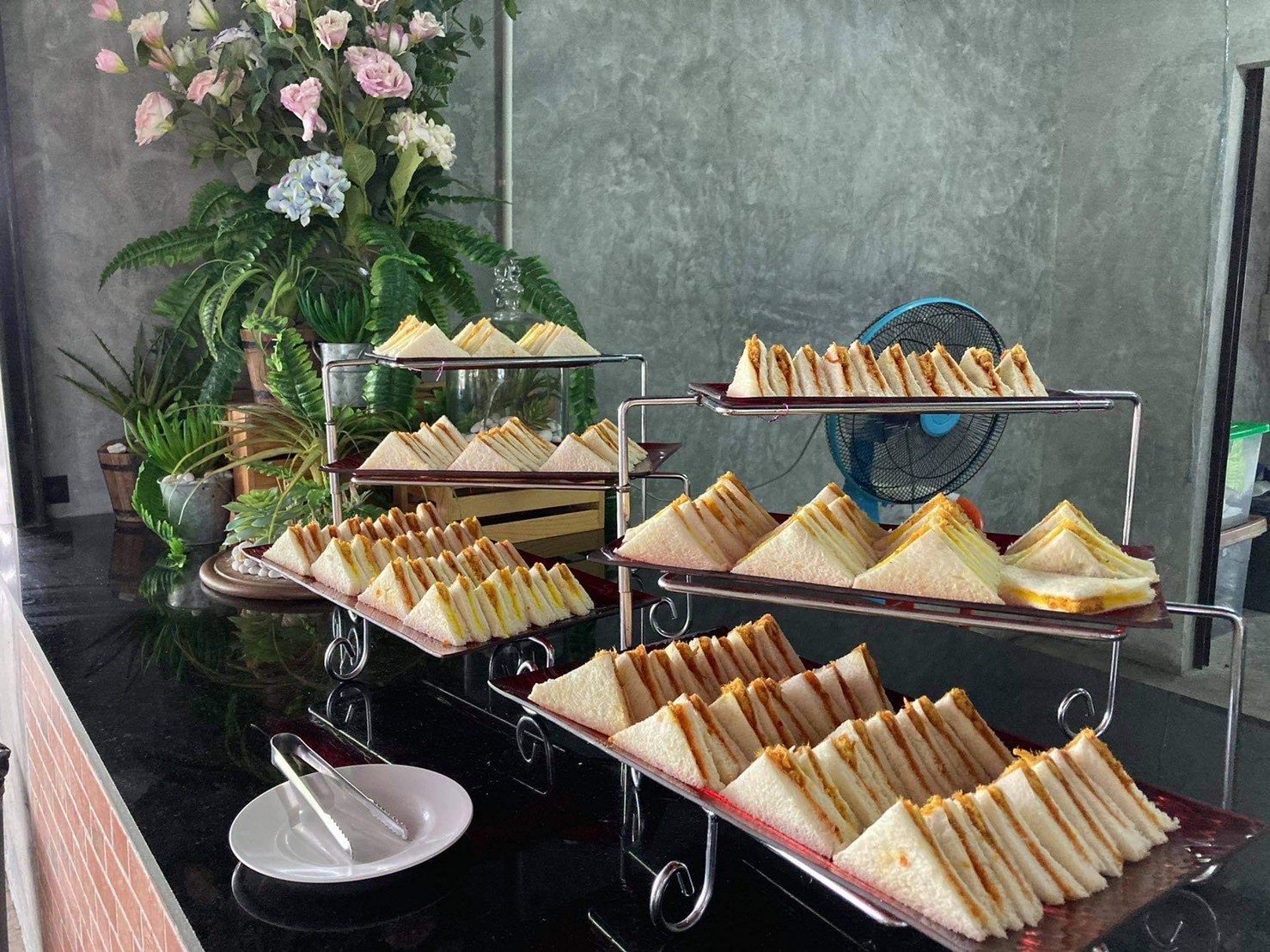 tour-listing-details-slide