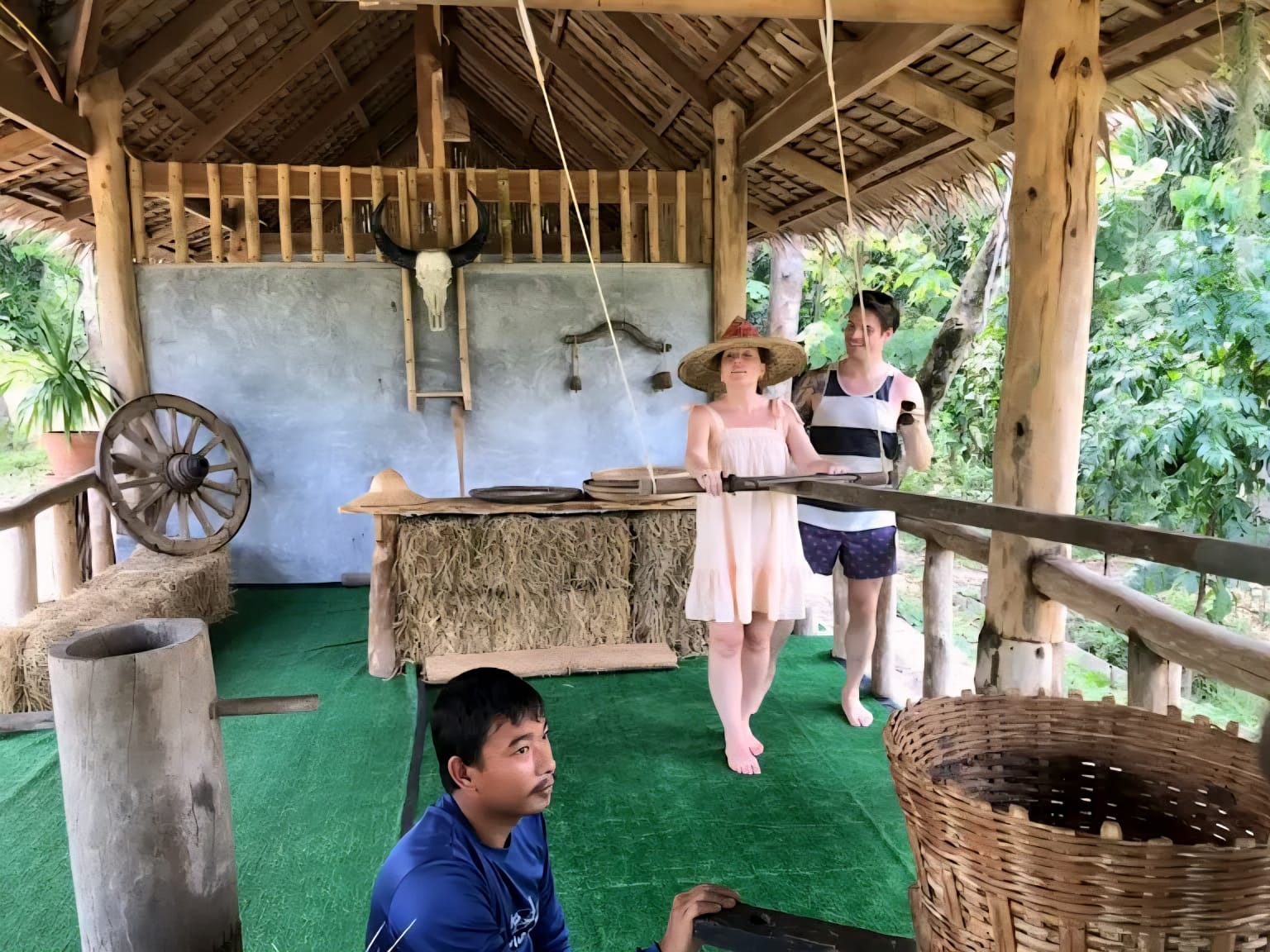 tour-listing-details-slide