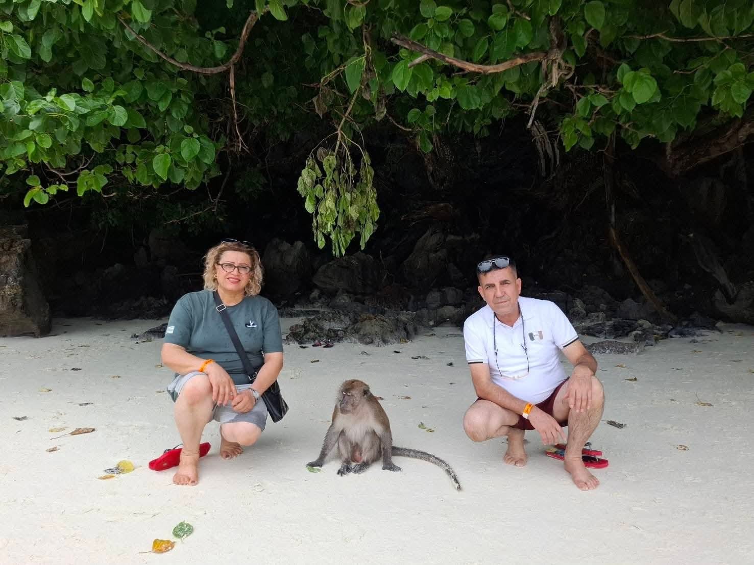 tour-listing-details-slide