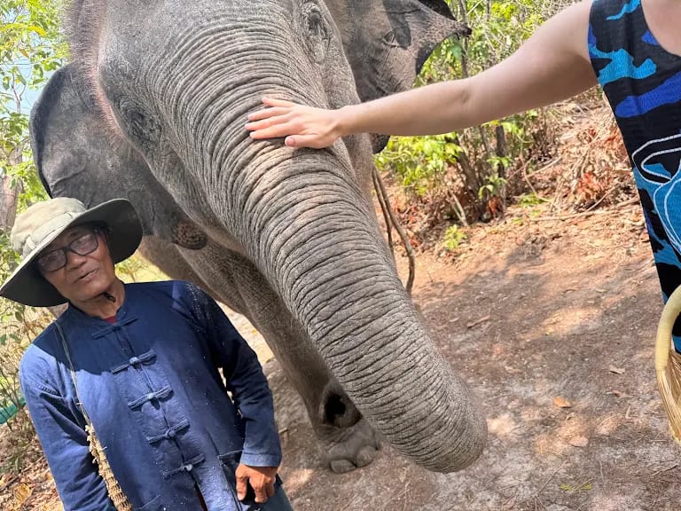 tour-listing-details-slide