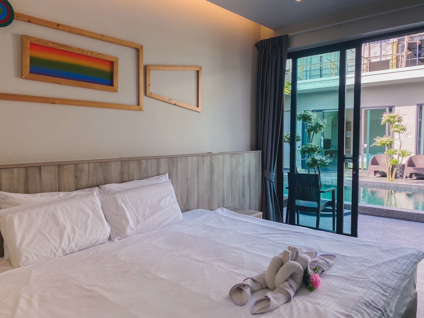 tour-listing-details-slide