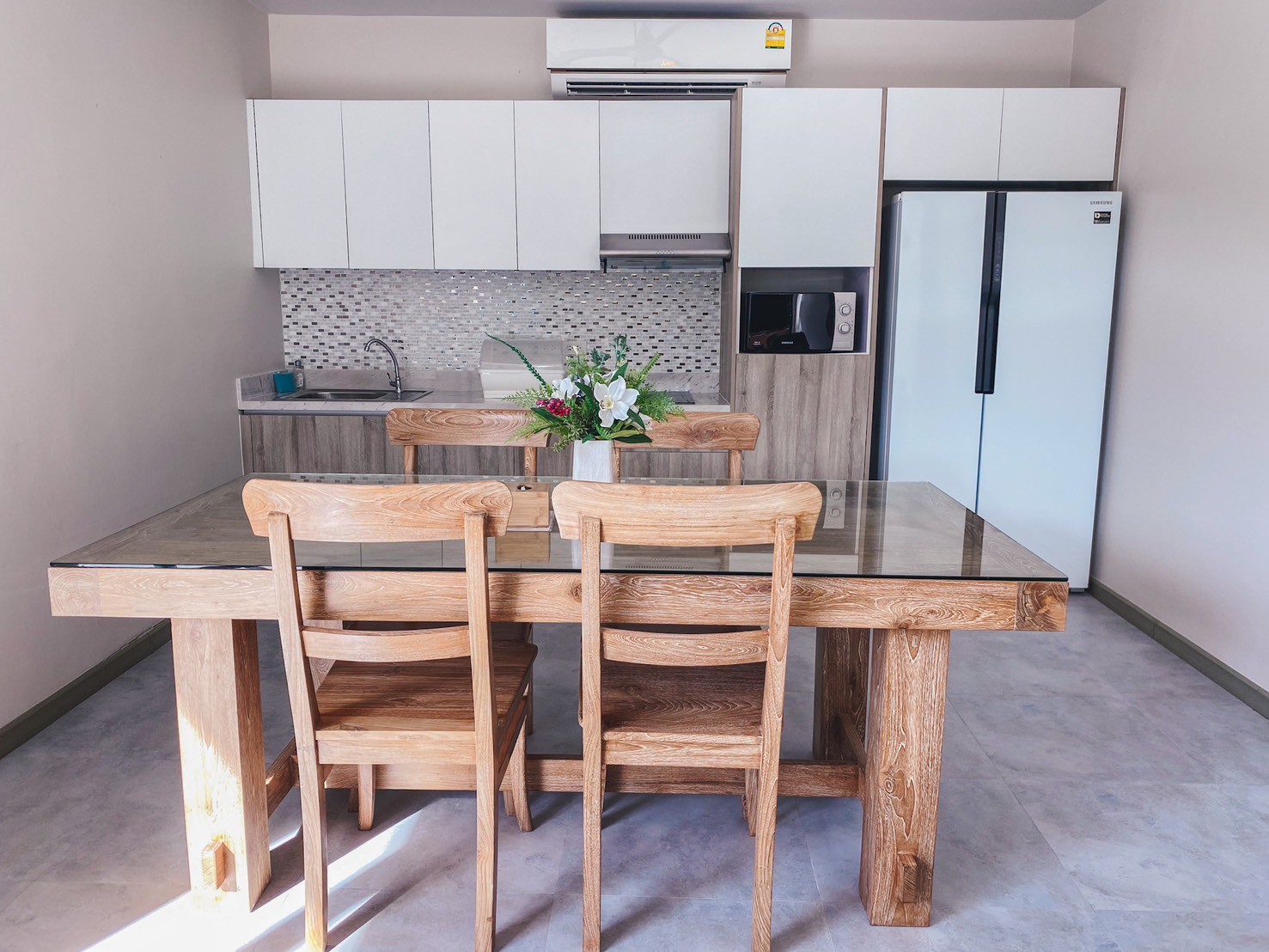 tour-listing-details-slide