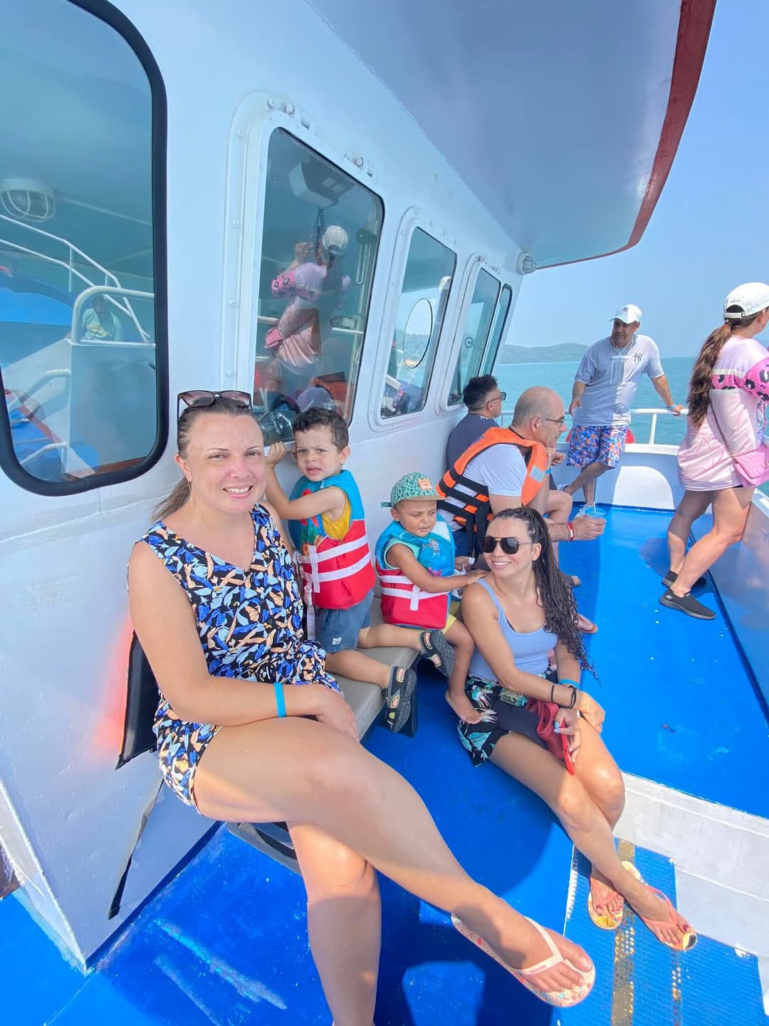 tour-listing-details-slide