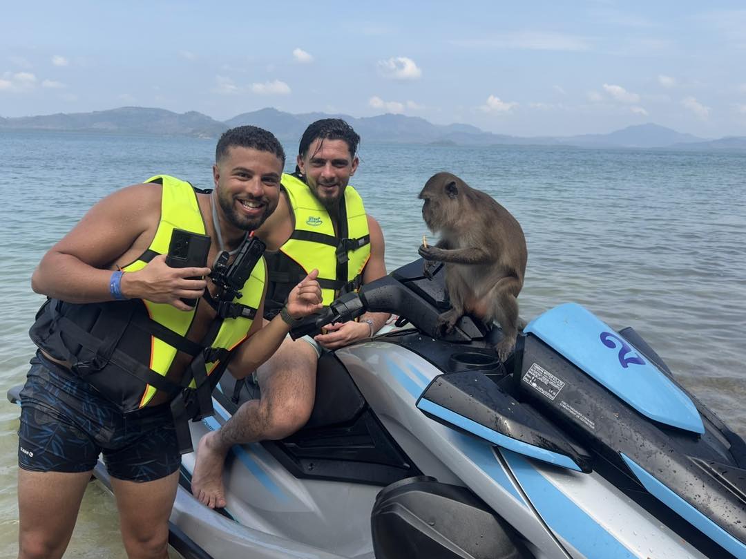 tour-listing-details-slide