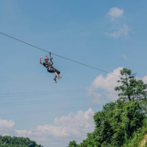 tour-listing-details-slide