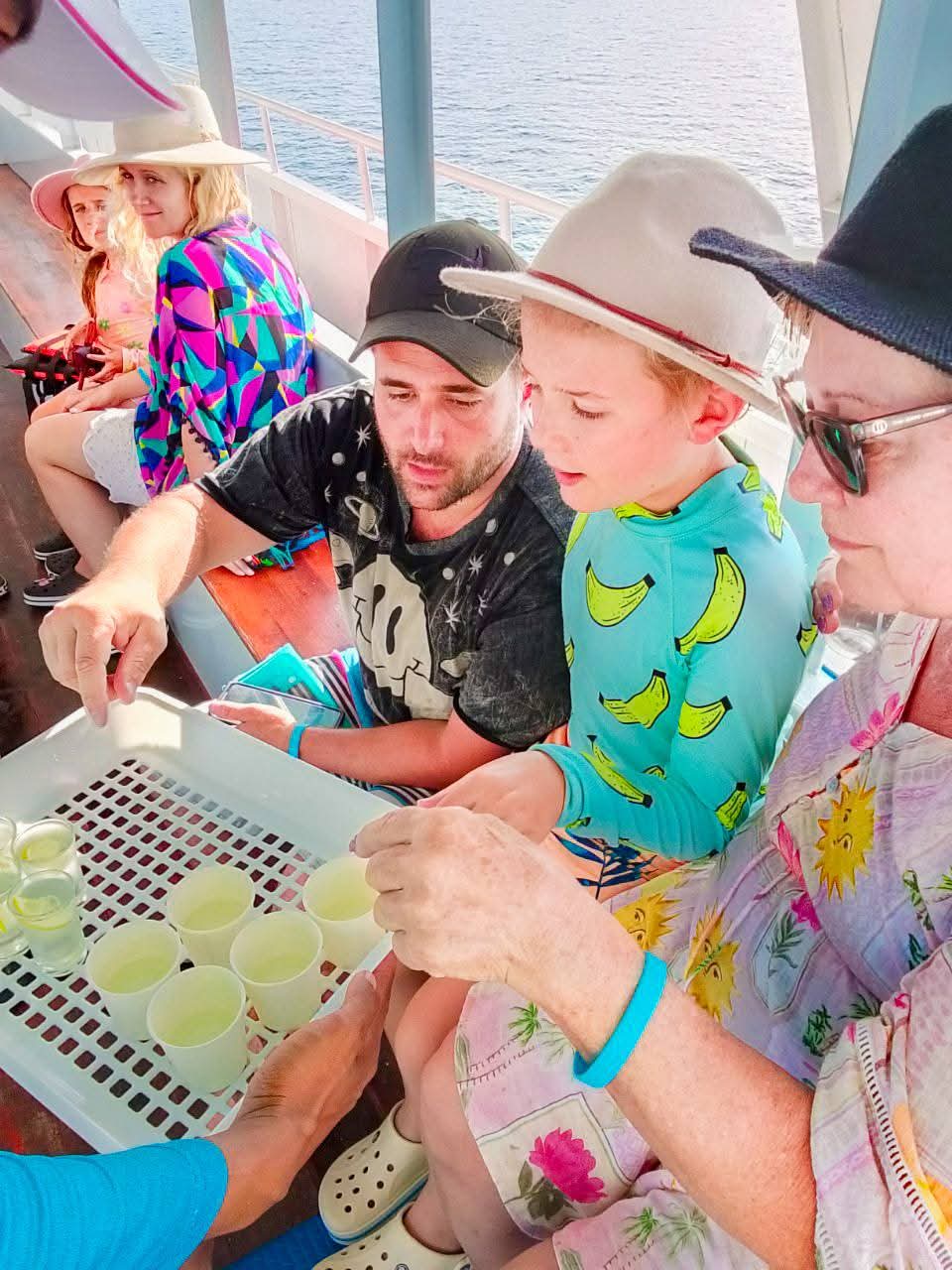 tour-listing-details-slide