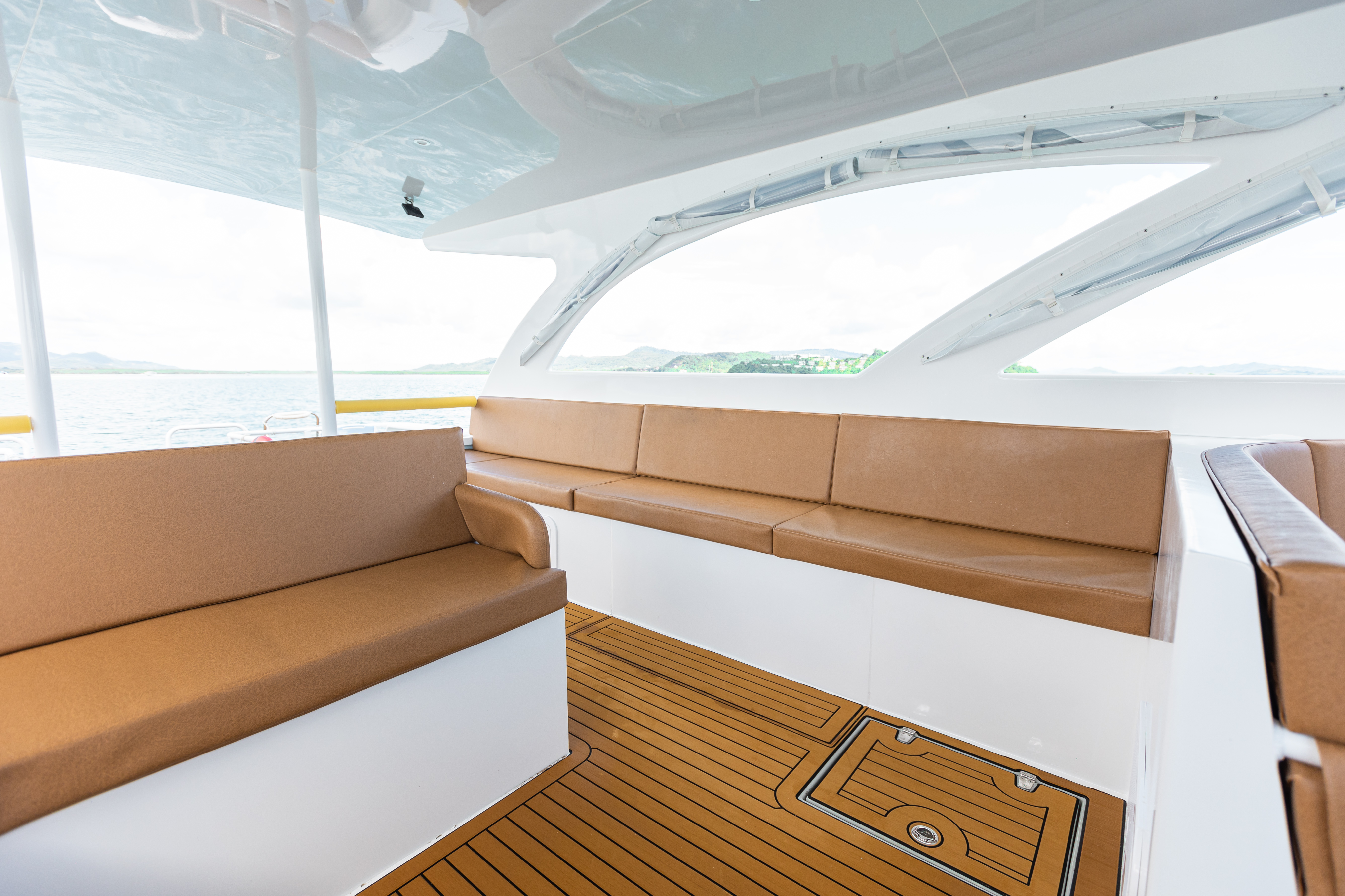 tour-listing-details-slide