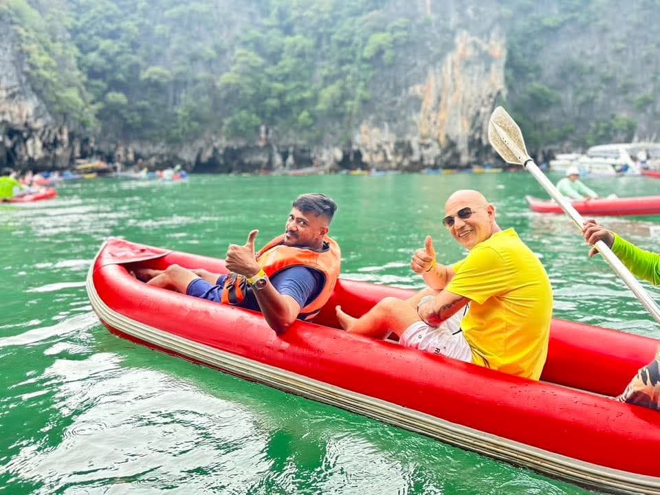 tour-listing-details-slide