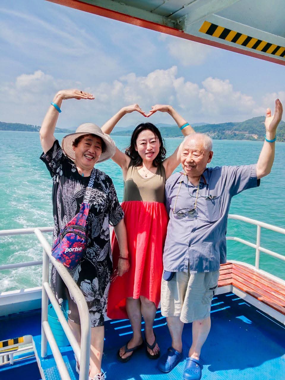 tour-listing-details-slide