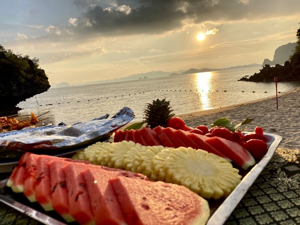 tour-listing-details-slide