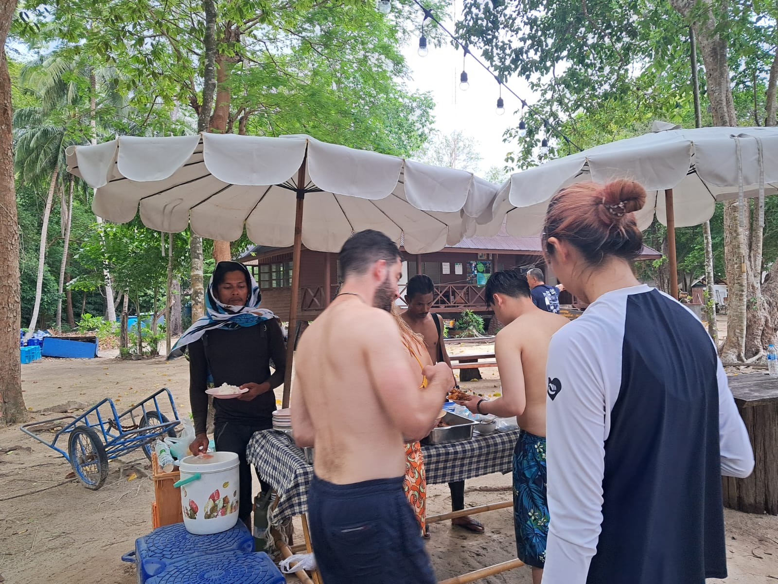 tour-listing-details-slide