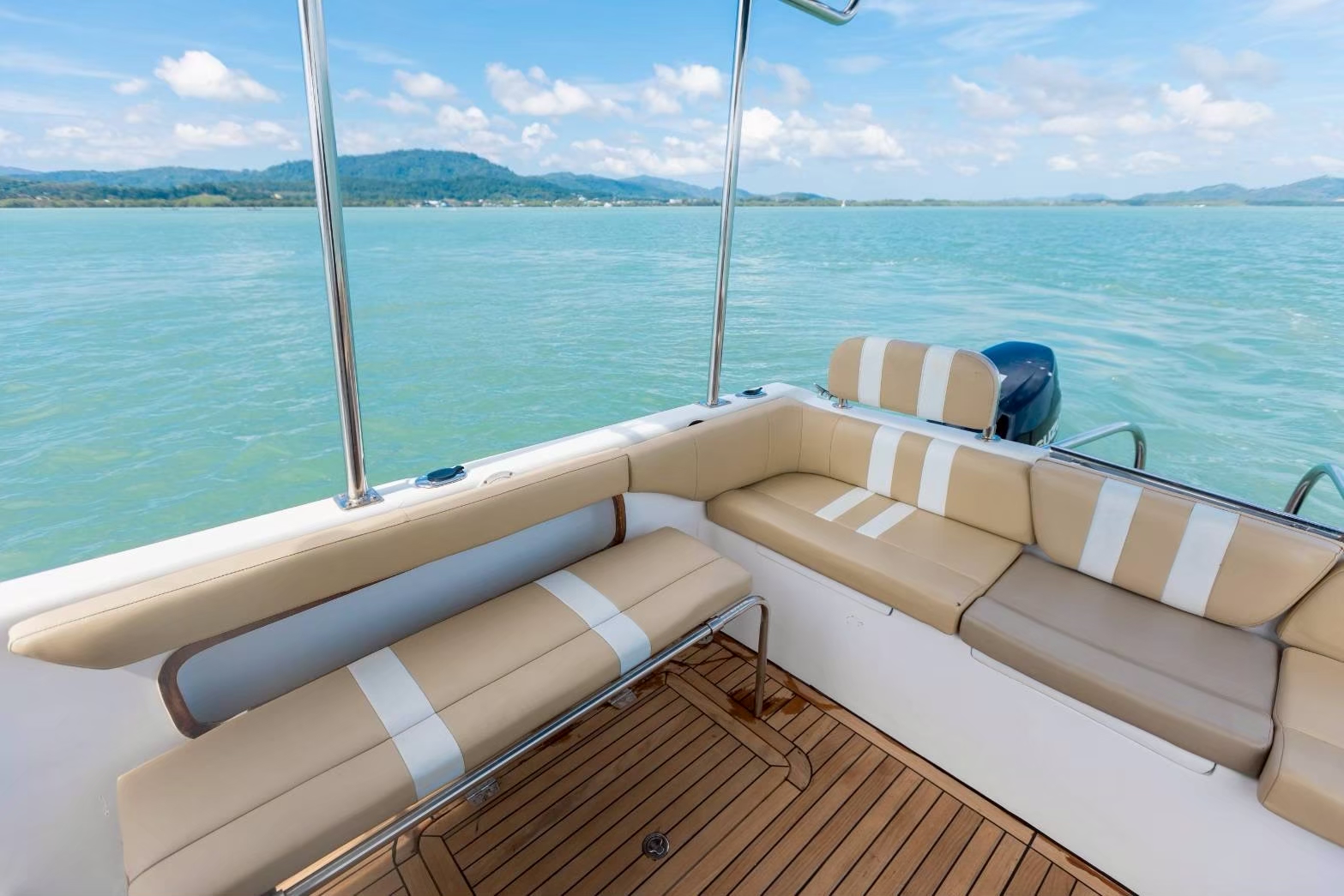 tour-listing-details-slide