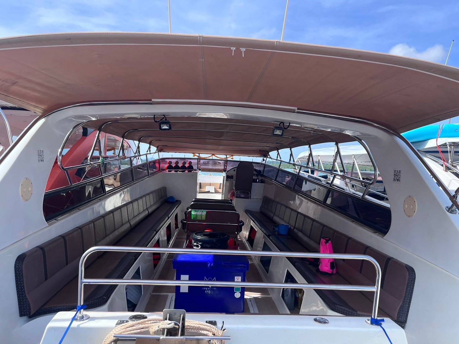 tour-listing-details-slide