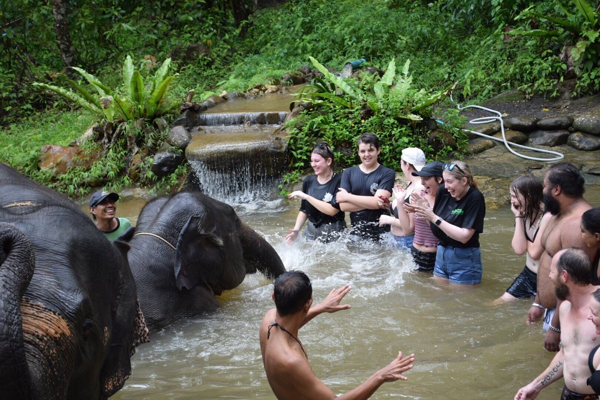 tour-listing-details-slide