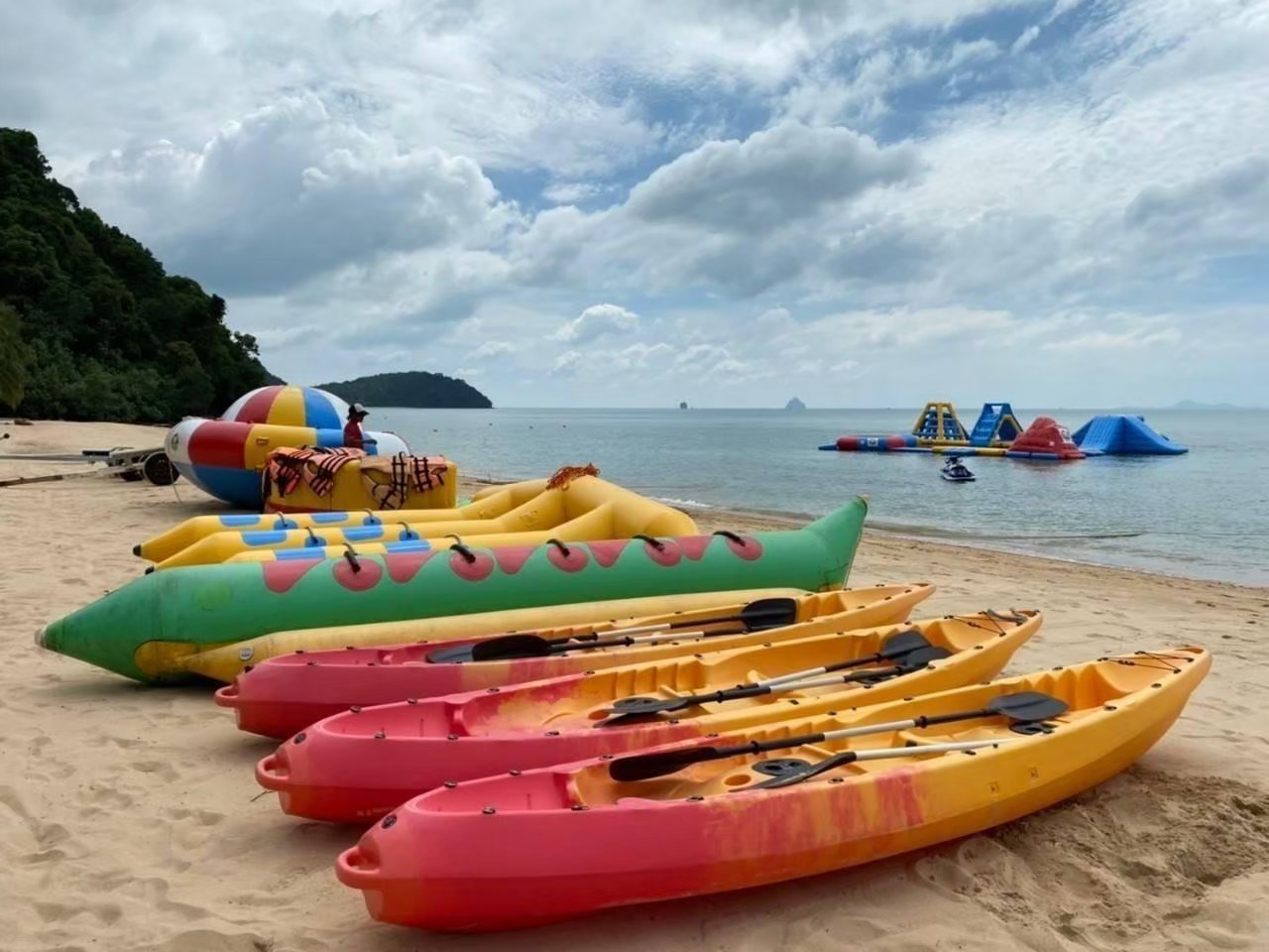 tour-listing-details-slide