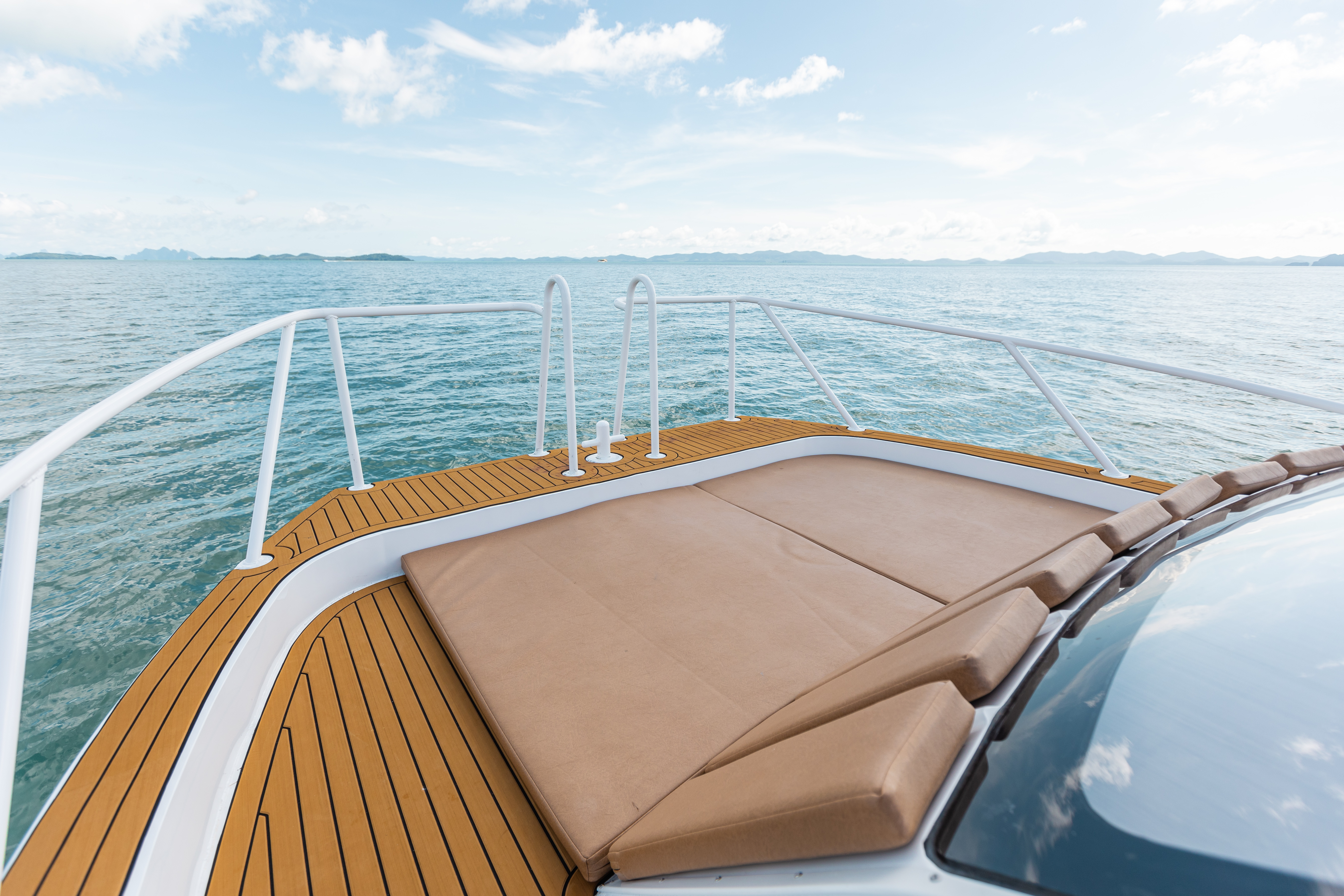 tour-listing-details-slide