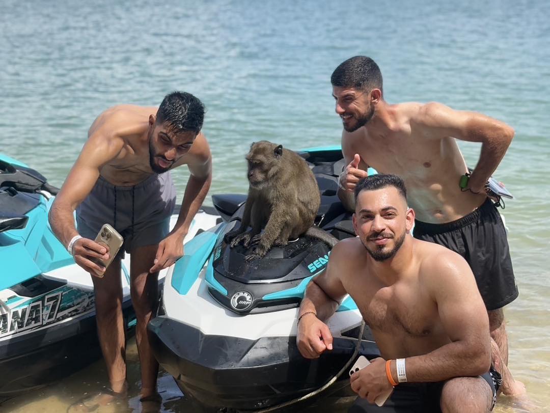 tour-listing-details-slide