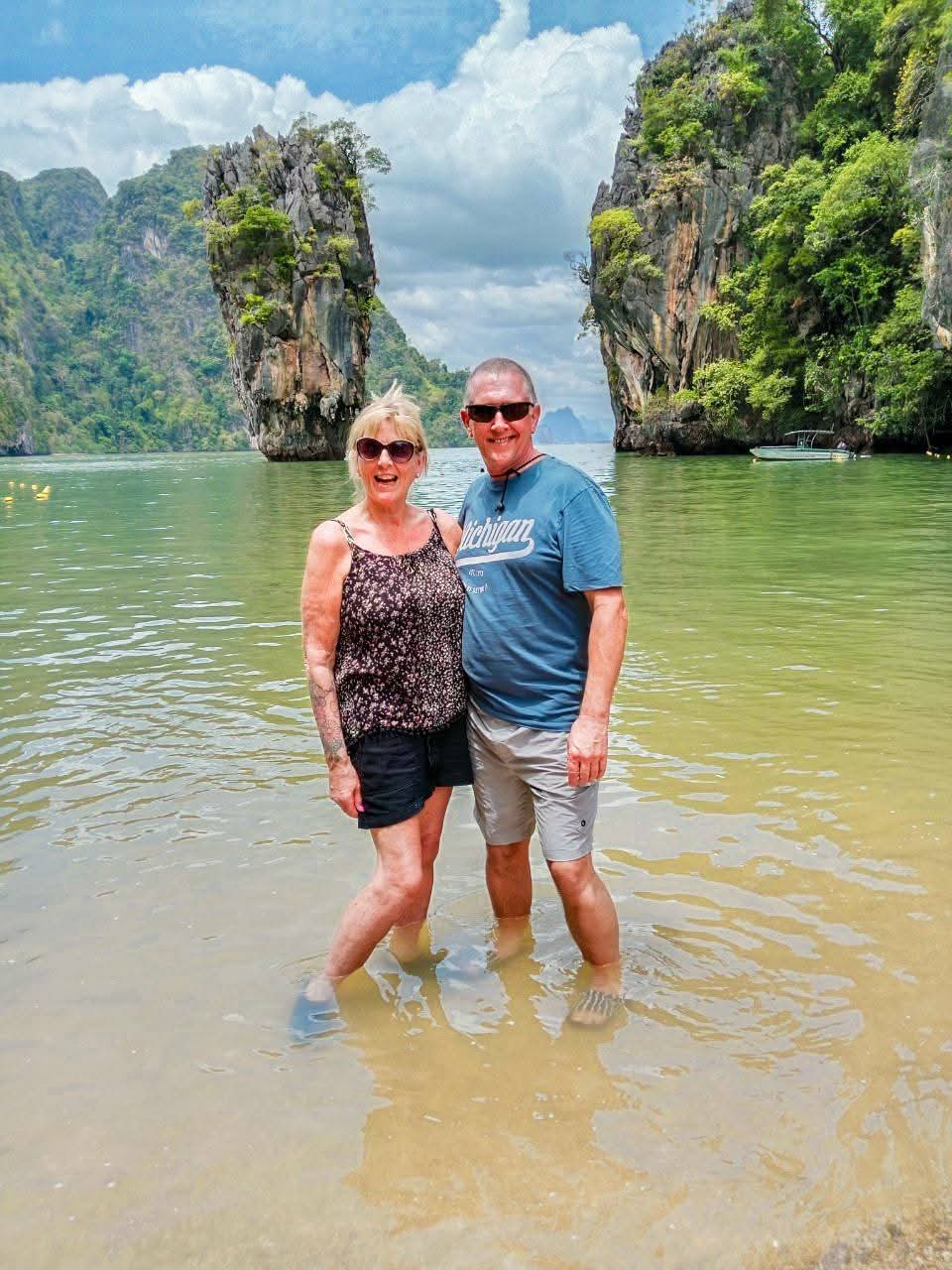 tour-listing-details-slide