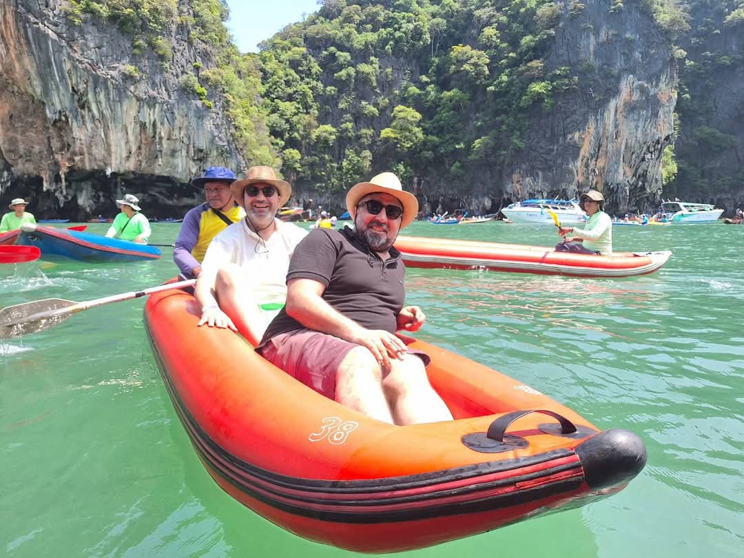 tour-listing-details-slide