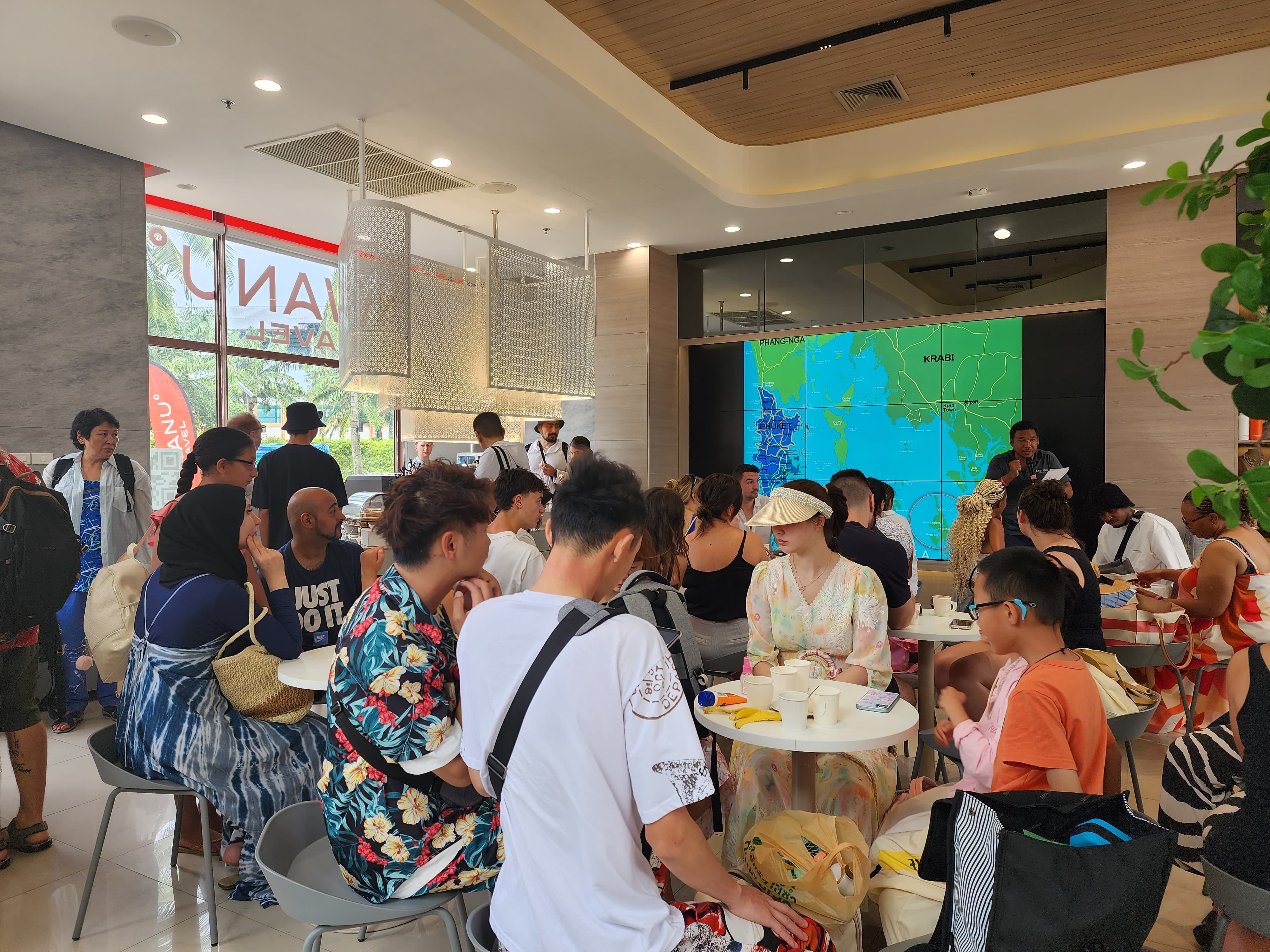 tour-listing-details-slide