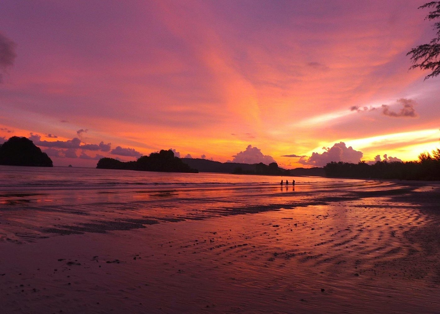 tour-listing-details-slide