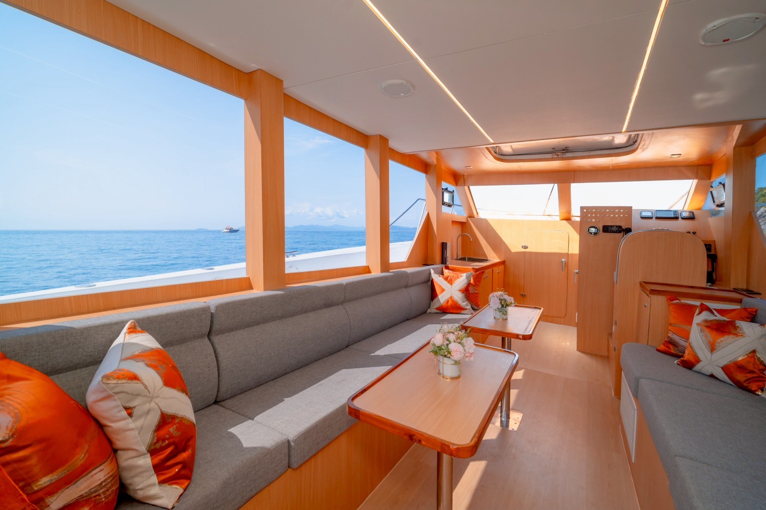 tour-listing-details-slide