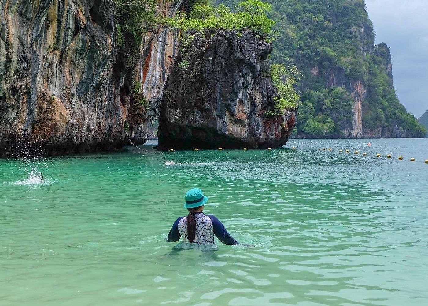 tour-listing-details-slide