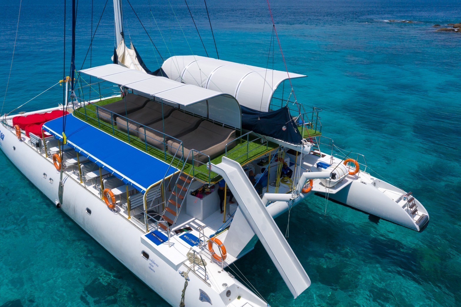 tour-listing-details-slide