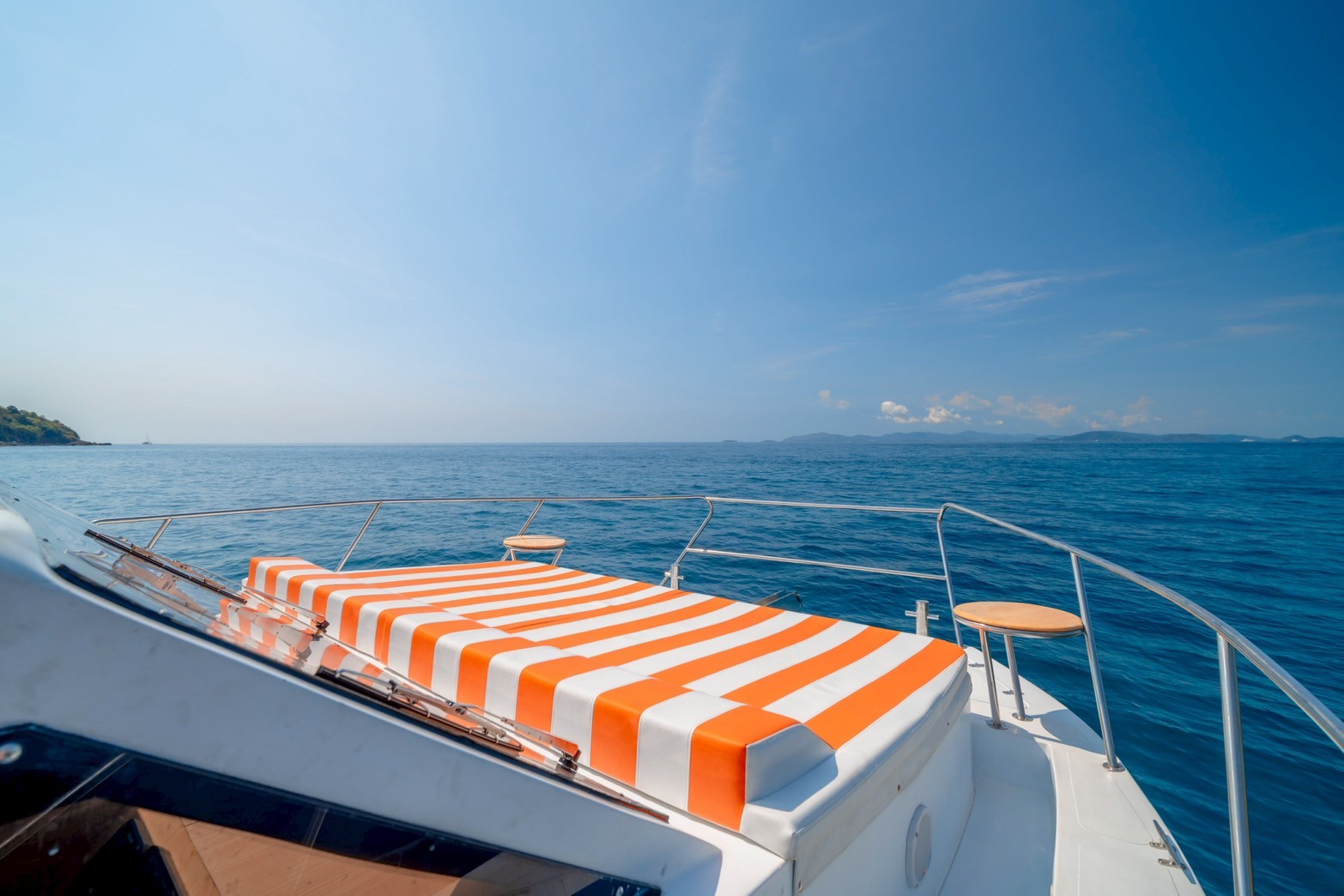 tour-listing-details-slide