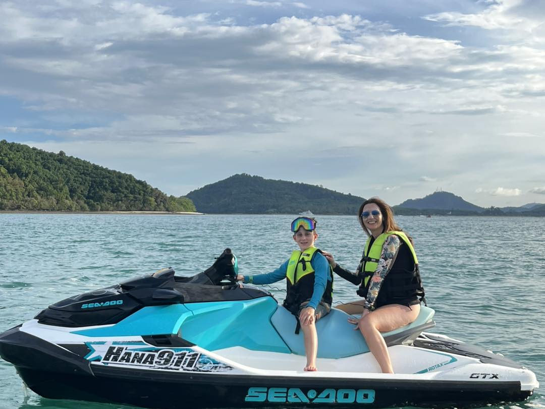 tour-listing-details-slide