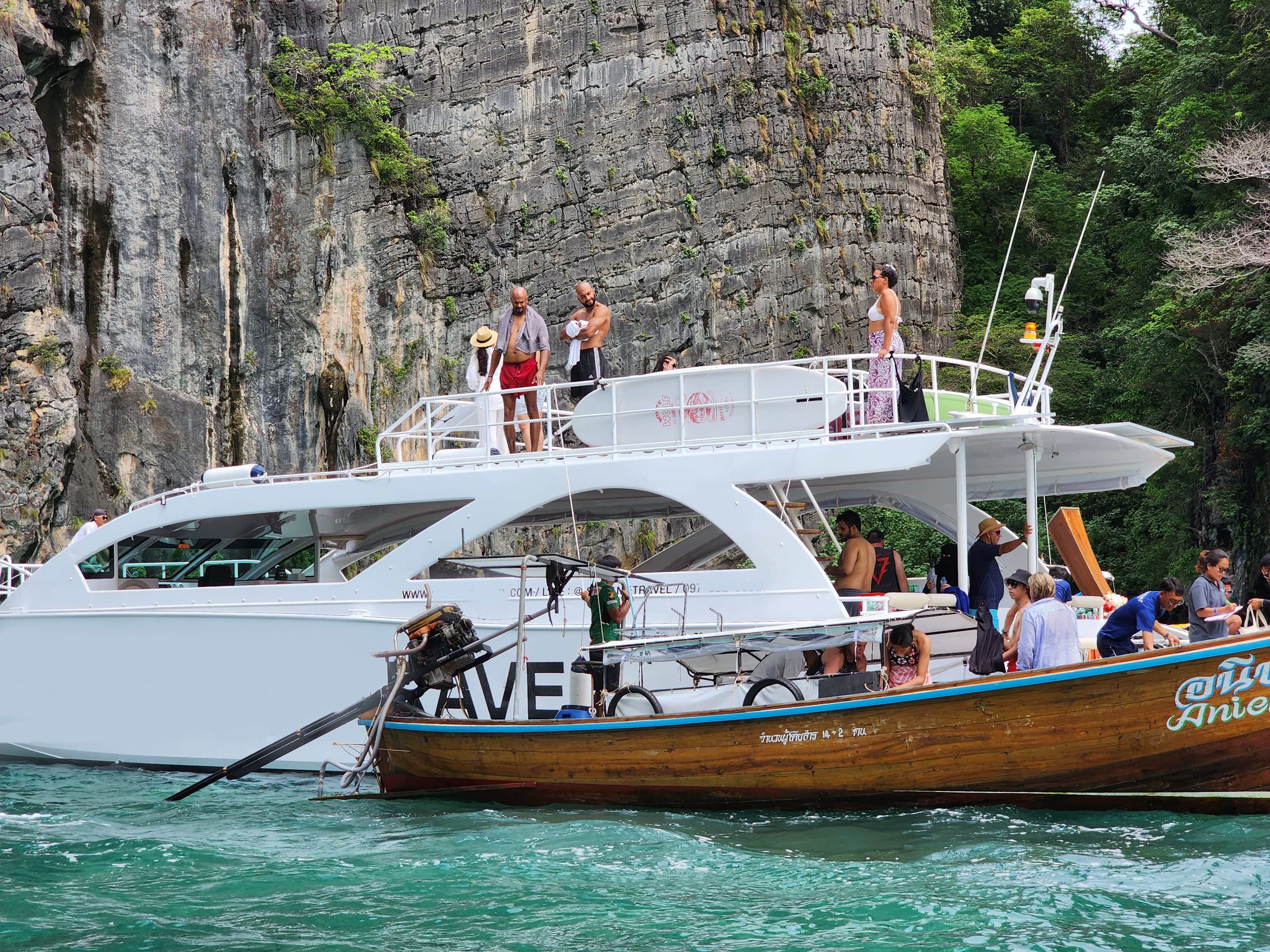 tour-listing-details-slide