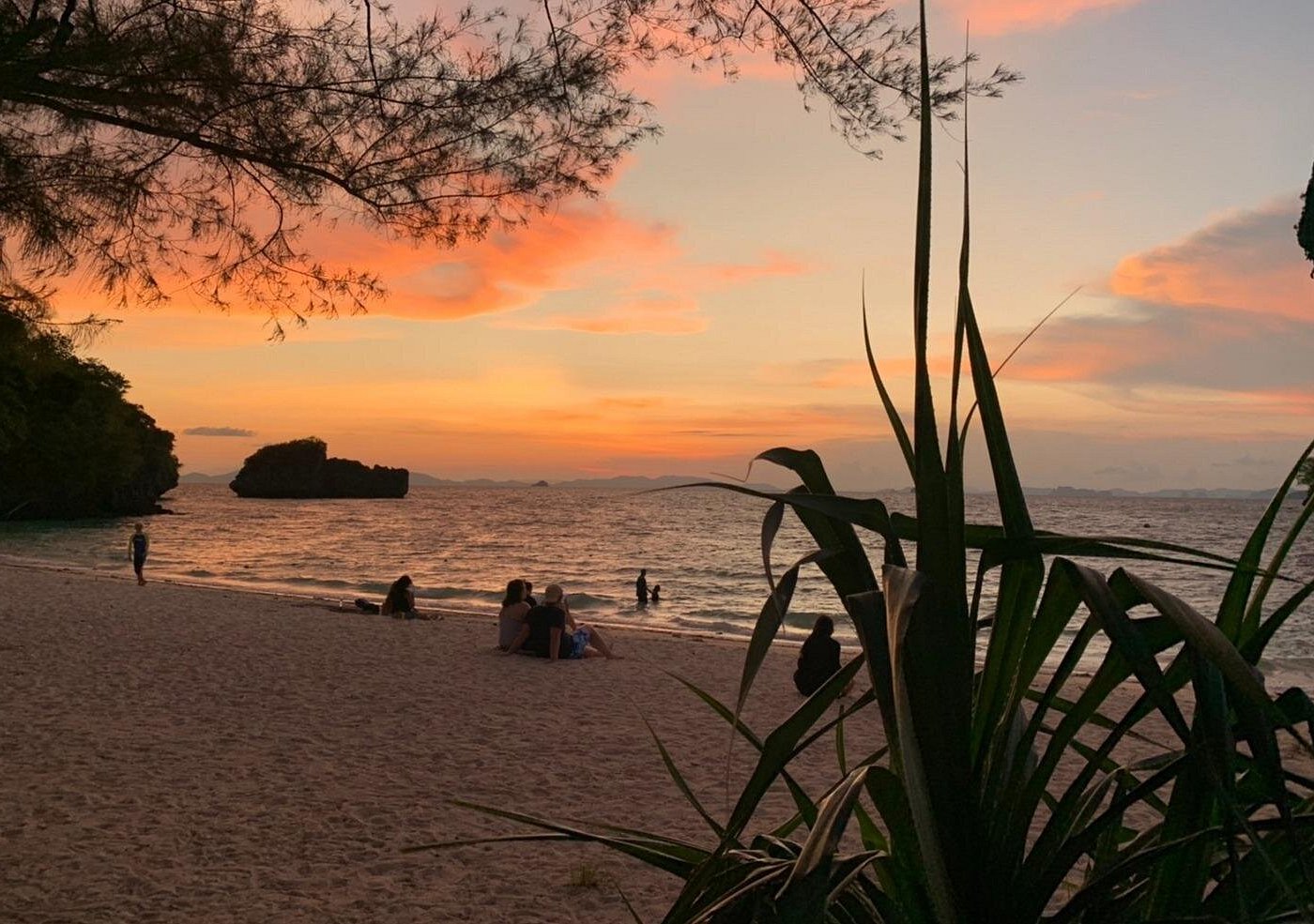 tour-listing-details-slide