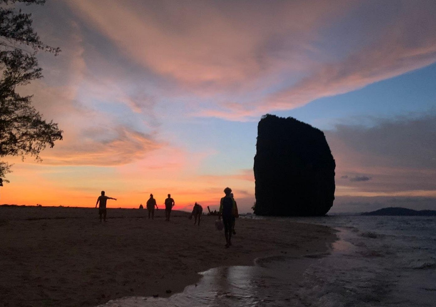 tour-listing-details-slide