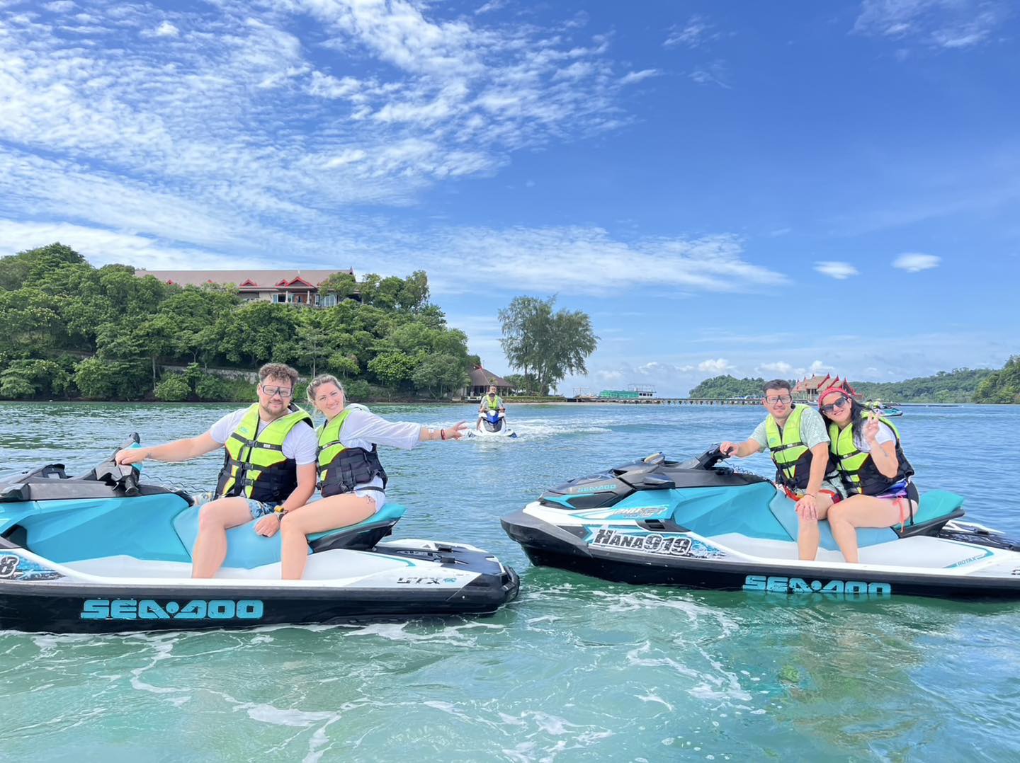 tour-listing-details-slide