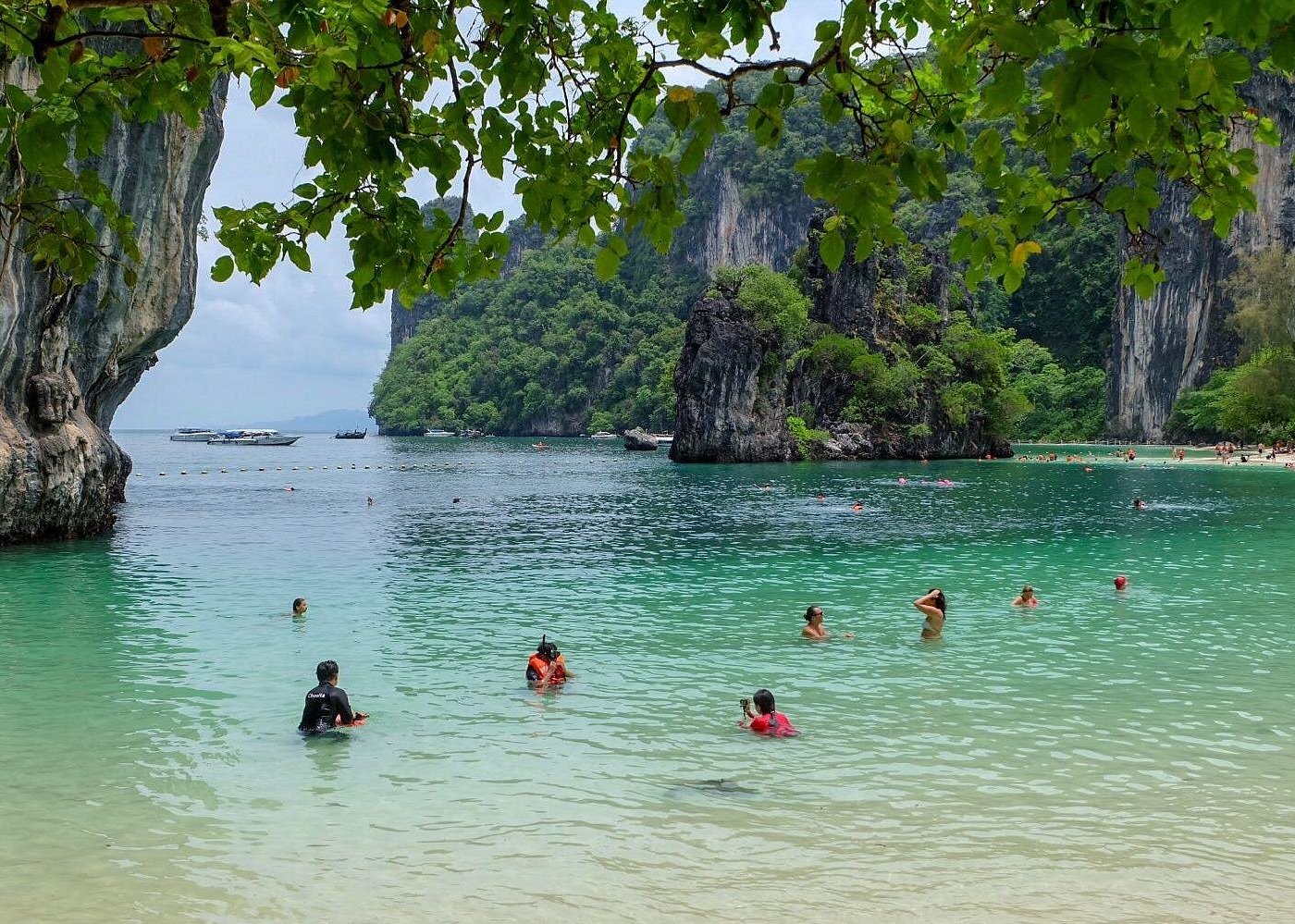 tour-listing-details-slide